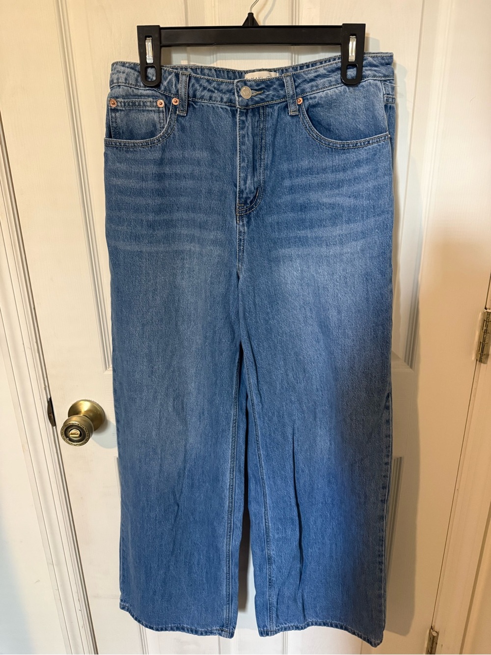 High-Rise Wide-Leg Women's Jeans in Medium Blue